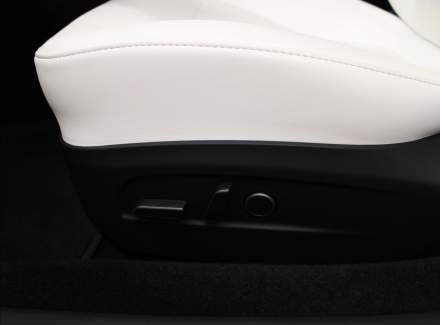 Tesla - Model 3