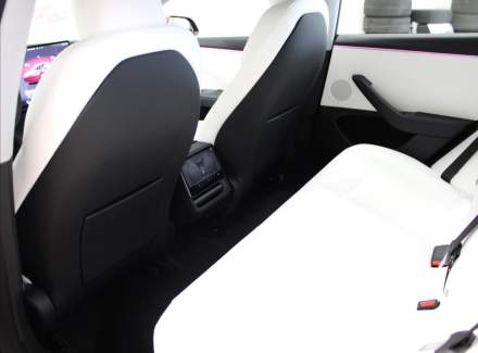 Tesla - Model 3