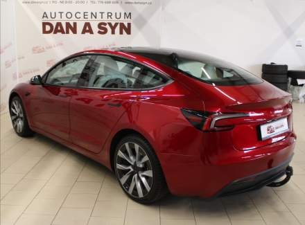 Tesla - Model 3