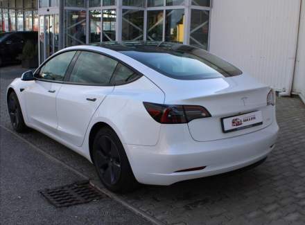 Tesla - Model 3