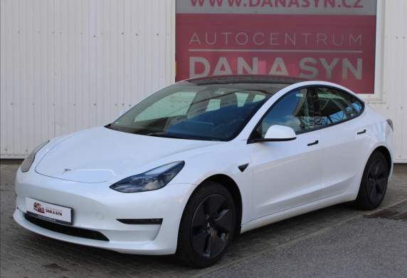 Tesla - Model 3