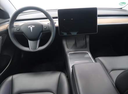 Tesla - Model 3