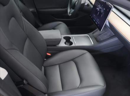Tesla - Model 3