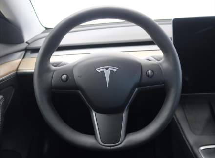 Tesla - Model 3