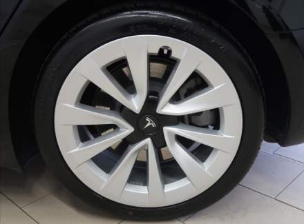 Tesla - Model 3