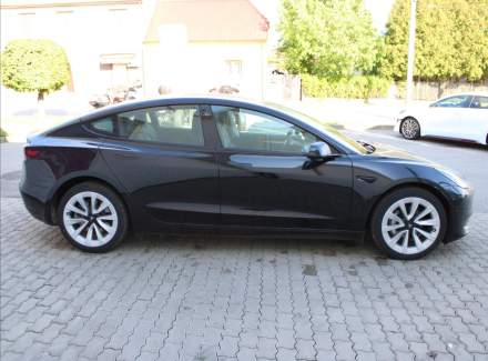 Tesla - Model 3