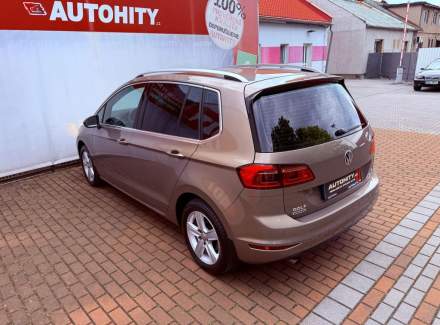 Volkswagen - Golf
