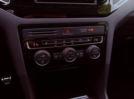 Volkswagen - Golf