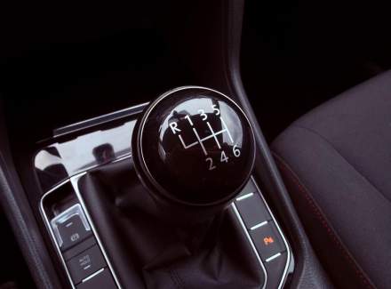 Volkswagen - Golf