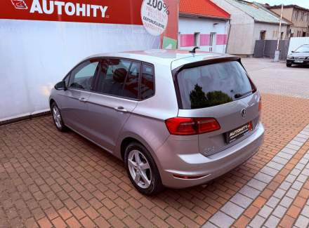 Volkswagen - Golf