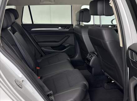 Volkswagen - Passat