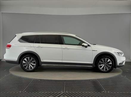 Volkswagen - Passat