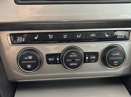 Volkswagen - Passat