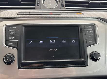 Volkswagen - Passat