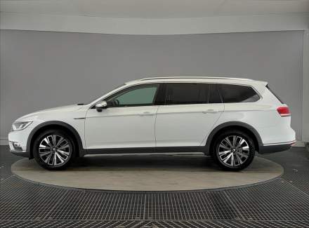 Volkswagen - Passat