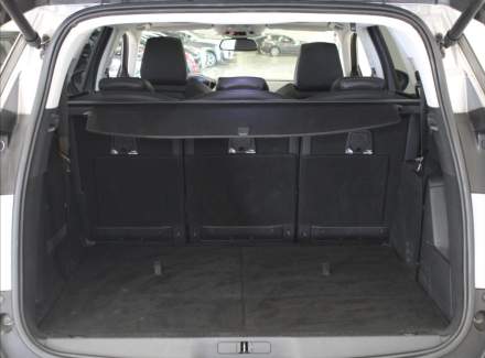 Peugeot - 5008