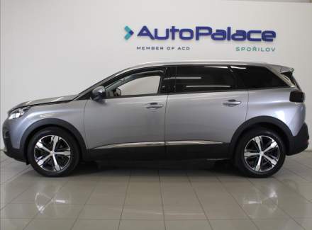 Peugeot - 5008