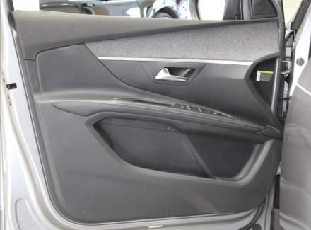Peugeot - 5008