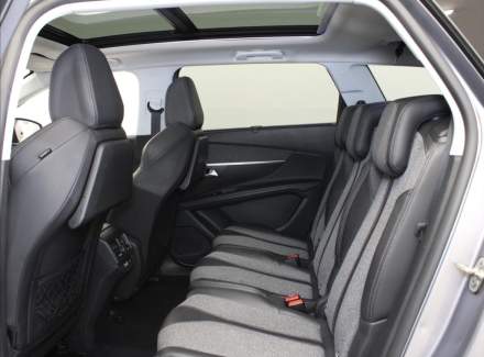 Peugeot - 5008