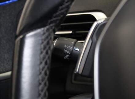 Peugeot - 5008