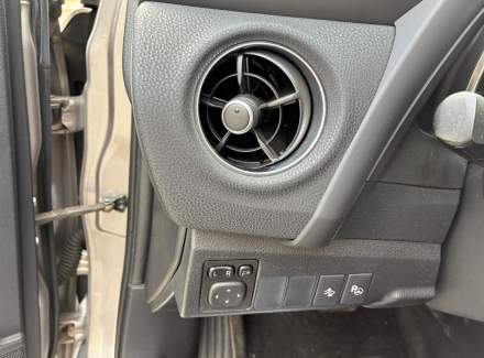 Toyota - Auris