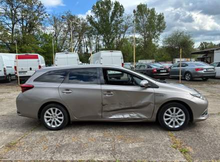 Toyota - Auris