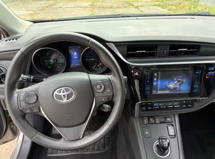 Toyota - Auris
