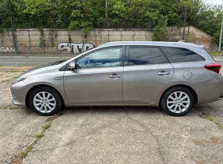 Toyota - Auris