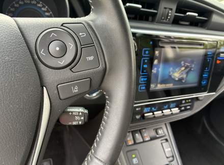 Toyota - Auris