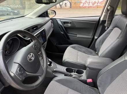 Toyota - Auris