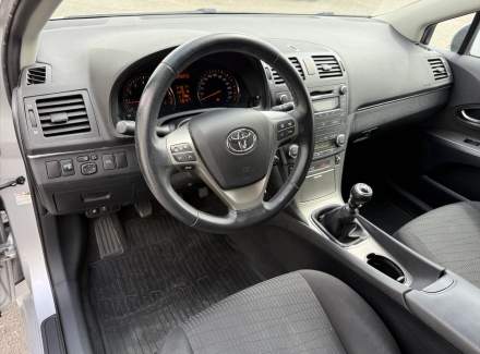 Toyota - Avensis