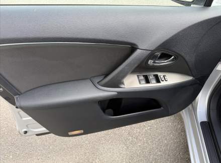 Toyota - Avensis