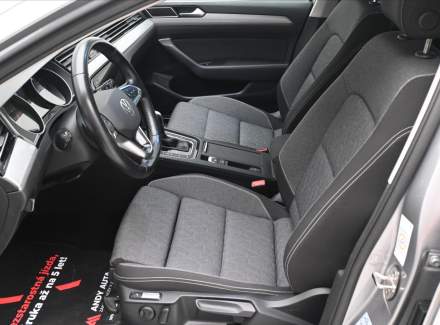 Volkswagen - Passat