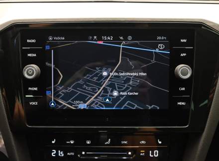 Volkswagen - Passat