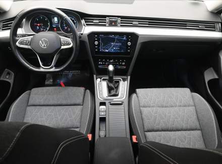 Volkswagen - Passat