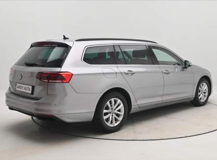 Volkswagen - Passat