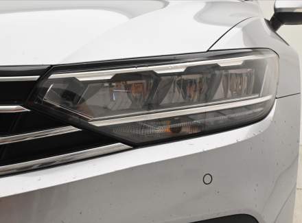 Volkswagen - Passat