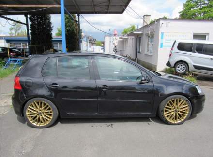 Volkswagen - Golf