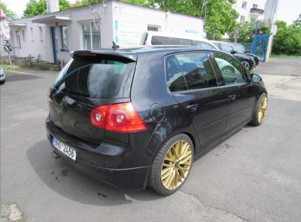 Volkswagen - Golf