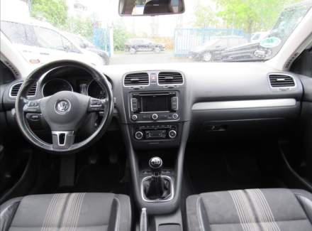 Volkswagen - Golf