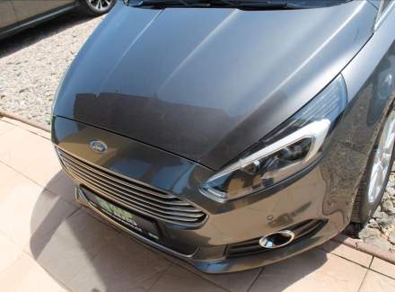 Ford - S-MAX