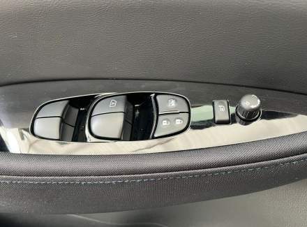 Nissan - Leaf