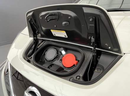 Nissan - Leaf