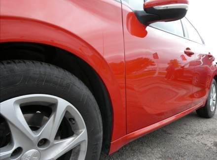 Peugeot - 208