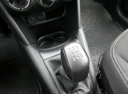 Peugeot - 208
