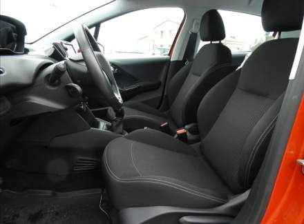 Peugeot - 208