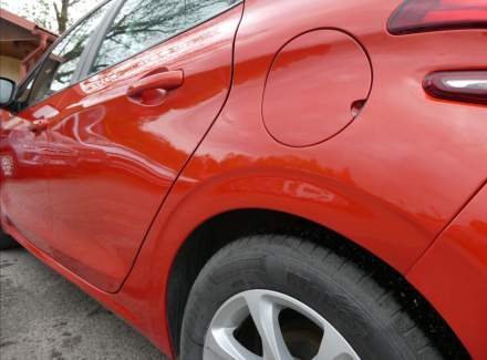 Peugeot - 208