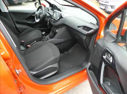 Peugeot - 208
