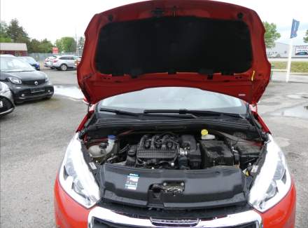 Peugeot - 208
