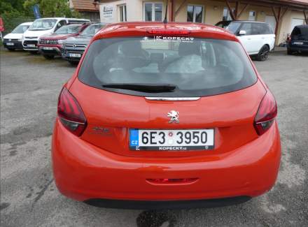 Peugeot - 208
